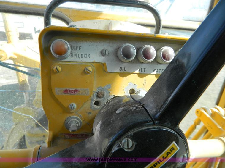 image for item G7837 1976 Caterpillar 120G motor grader