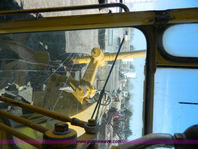 image for item G7837 1976 Caterpillar 120G motor grader