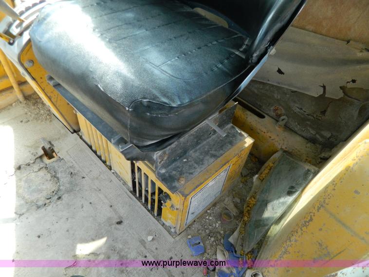 image for item G7837 1976 Caterpillar 120G motor grader