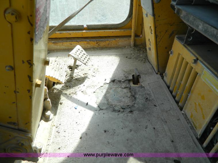 image for item G7837 1976 Caterpillar 120G motor grader