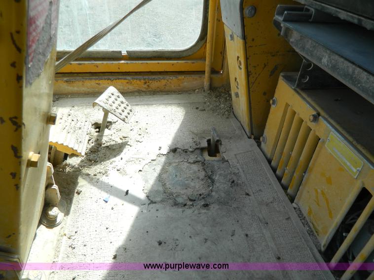 image for item G7837 1976 Caterpillar 120G motor grader