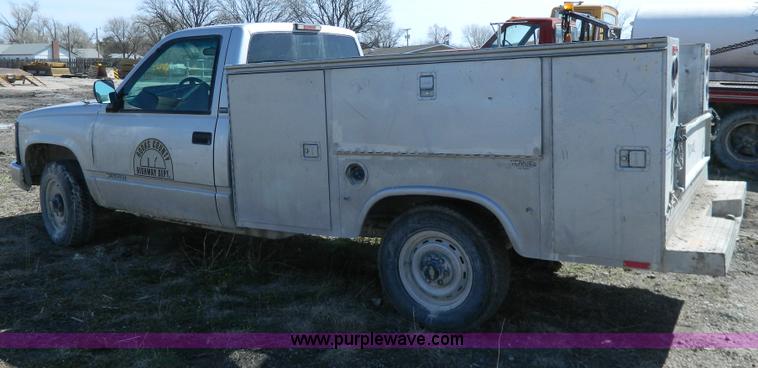 image for item G7838 1994 Chevrolet 1500 pickup truck