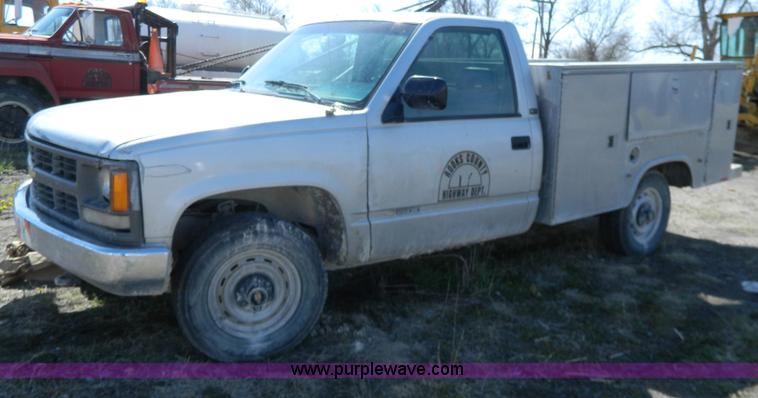 image for item G7838 1994 Chevrolet 1500 pickup truck