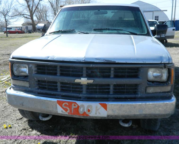image for item G7838 1994 Chevrolet 1500 pickup truck