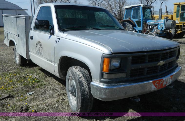 image for item G7838 1994 Chevrolet 1500 pickup truck