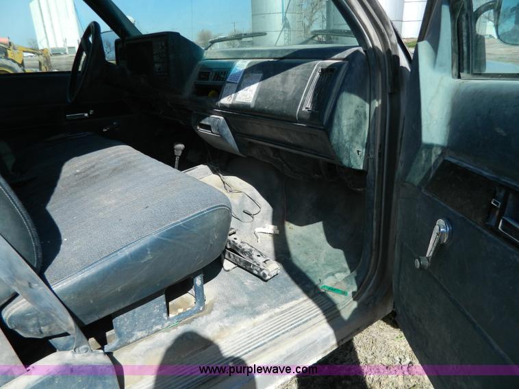 image for item G7838 1994 Chevrolet 1500 pickup truck