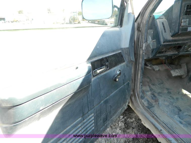 image for item G7838 1994 Chevrolet 1500 pickup truck