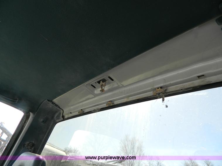 image for item G7838 1994 Chevrolet 1500 pickup truck