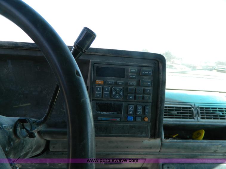 image for item G7838 1994 Chevrolet 1500 pickup truck