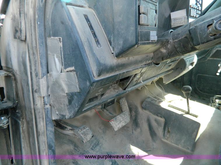 image for item G7838 1994 Chevrolet 1500 pickup truck