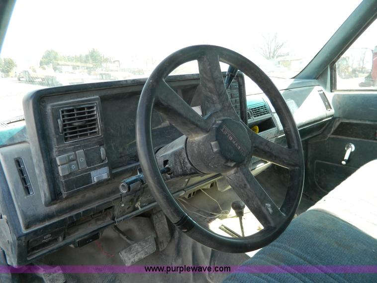 image for item G7838 1994 Chevrolet 1500 pickup truck