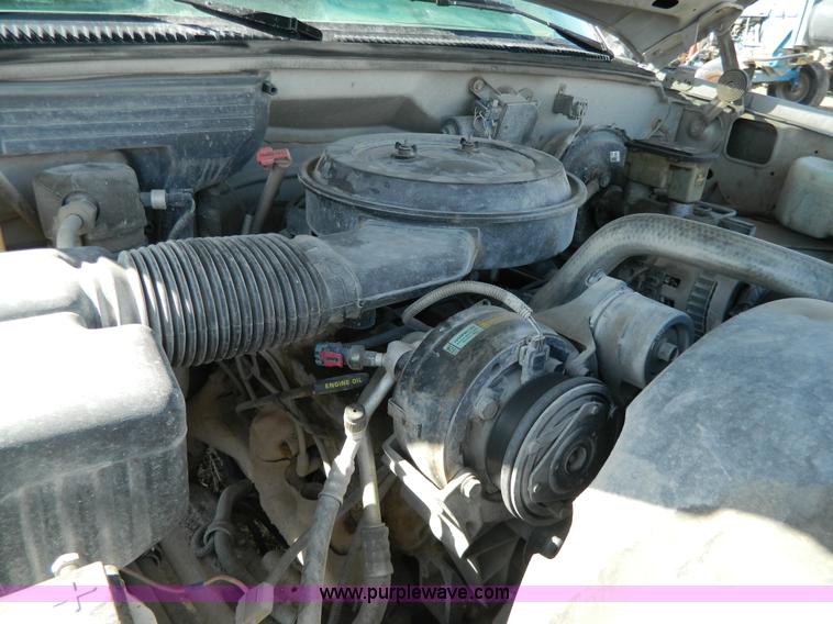 image for item G7838 1994 Chevrolet 1500 pickup truck