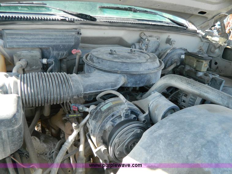 image for item G7838 1994 Chevrolet 1500 pickup truck