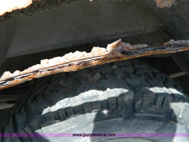 image for item G7845 1993 Ford F150 XL pickup truck