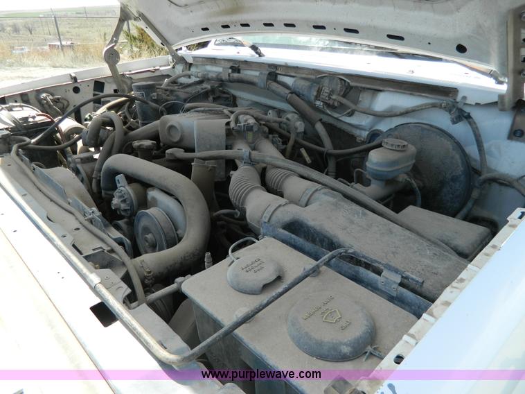 image for item G7845 1993 Ford F150 XL pickup truck