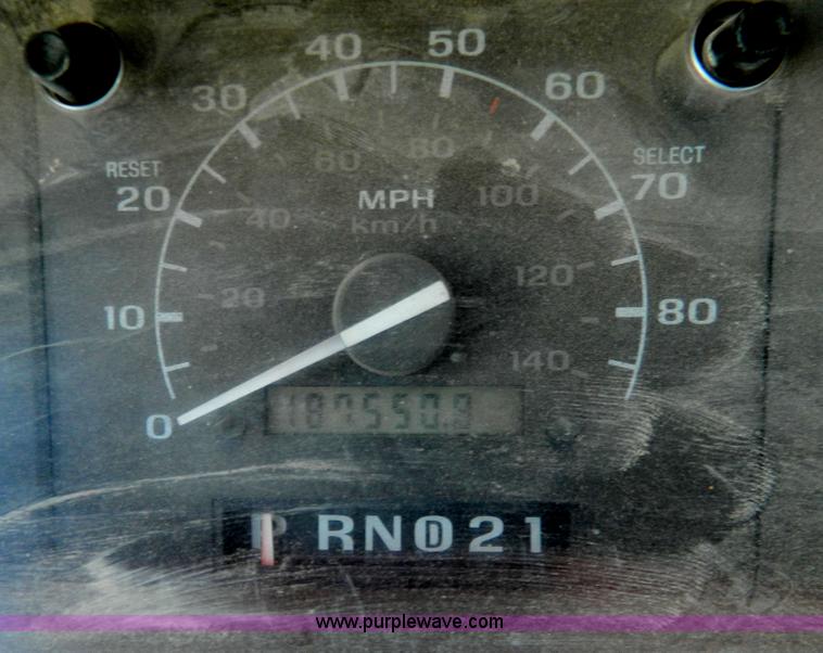 image for item G7845 1993 Ford F150 XL pickup truck