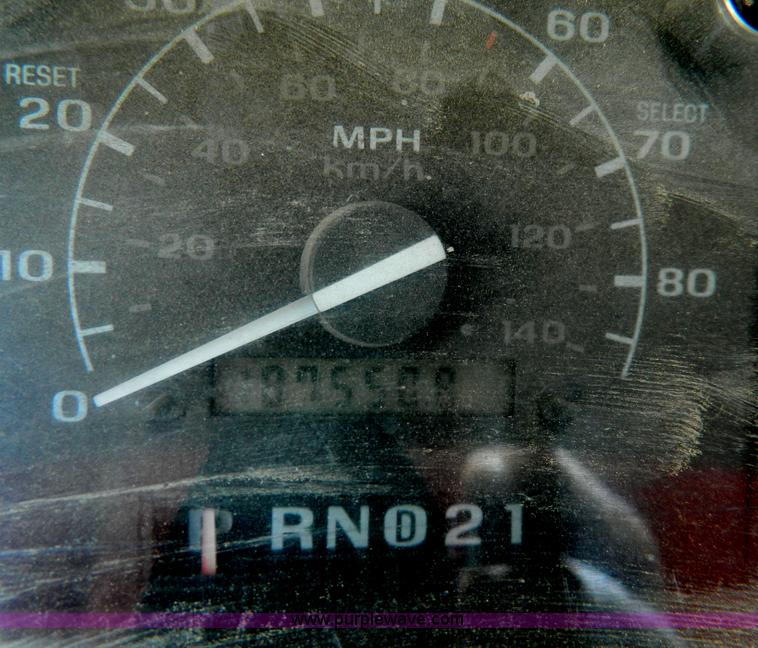 image for item G7845 1993 Ford F150 XL pickup truck