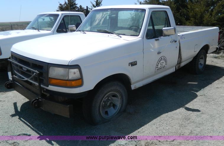 image for item G7846 1995 Ford F150 XL pickup truck