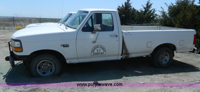 image for item G7846 1995 Ford F150 XL pickup truck
