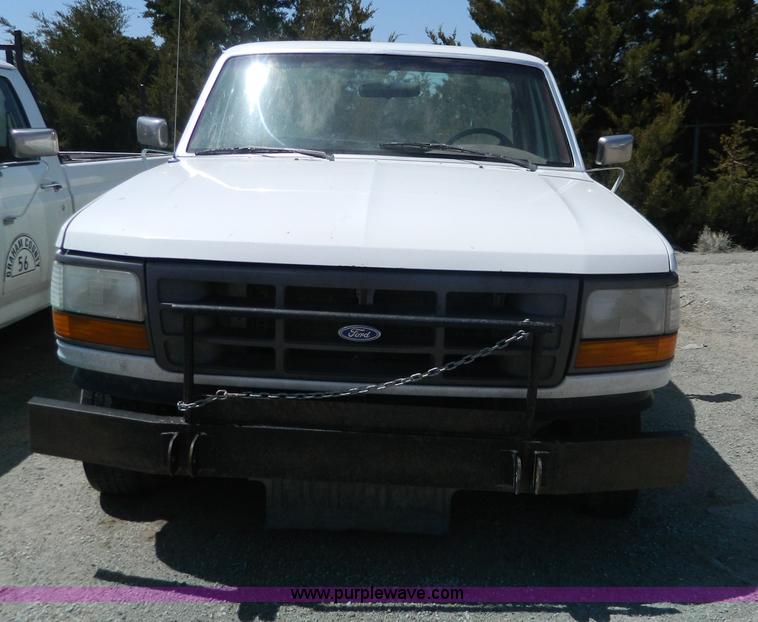 image for item G7846 1995 Ford F150 XL pickup truck