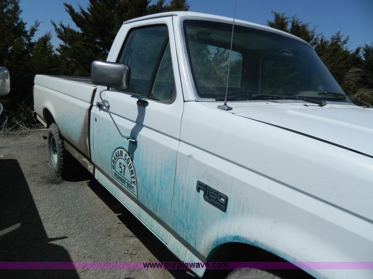 image for item G7846 1995 Ford F150 XL pickup truck