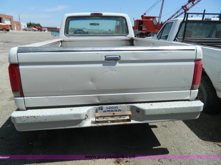 image for item G7846 1995 Ford F150 XL pickup truck