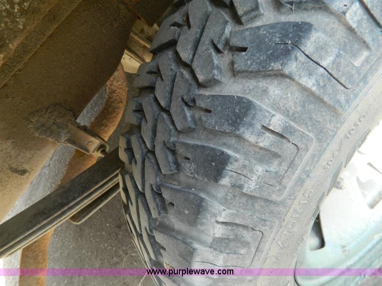 image for item G7846 1995 Ford F150 XL pickup truck