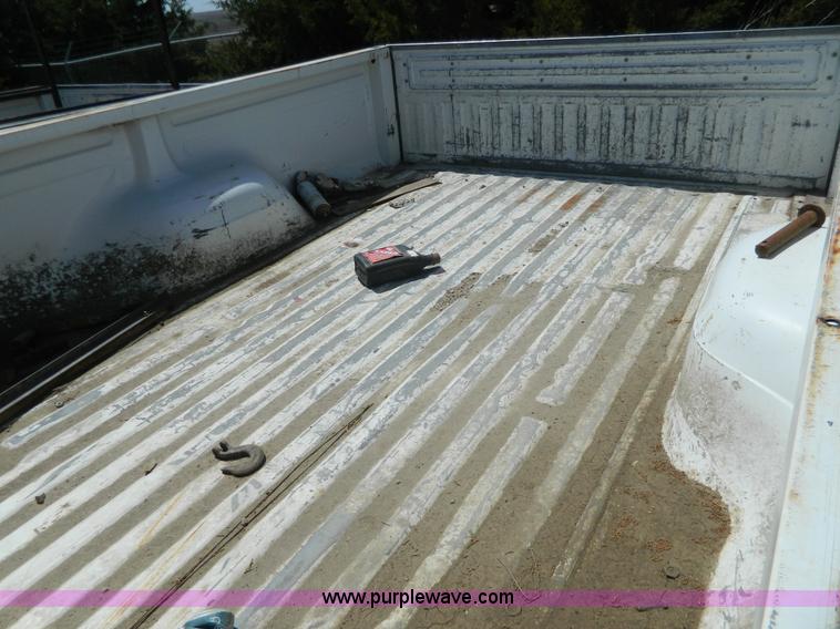 image for item G7846 1995 Ford F150 XL pickup truck