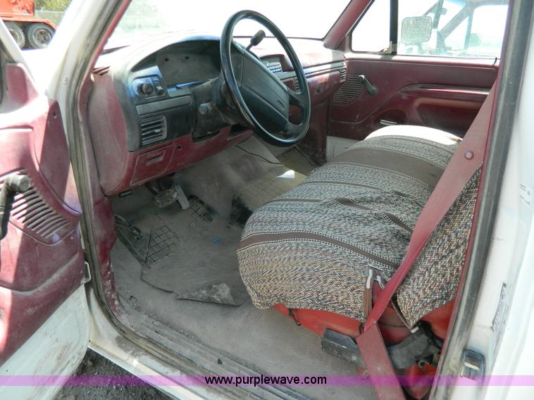 image for item G7846 1995 Ford F150 XL pickup truck