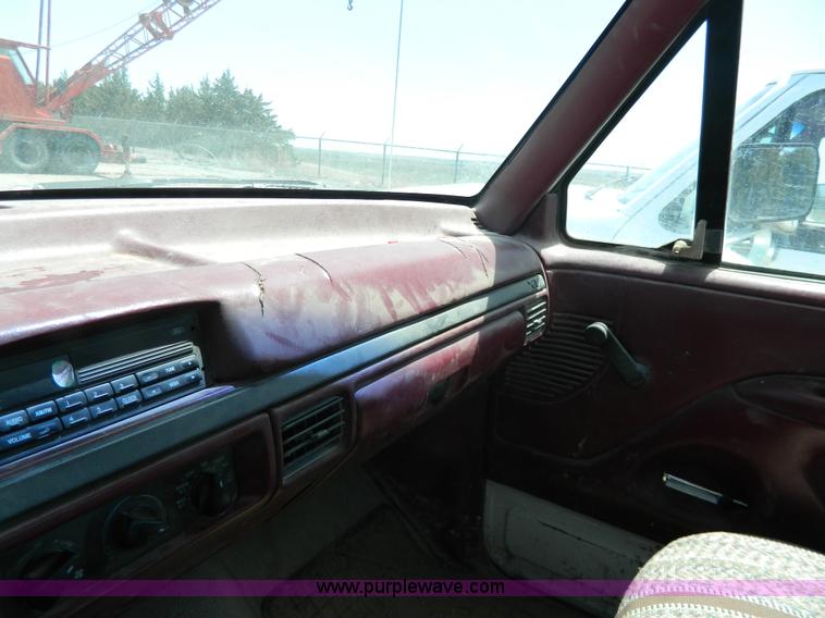 image for item G7846 1995 Ford F150 XL pickup truck