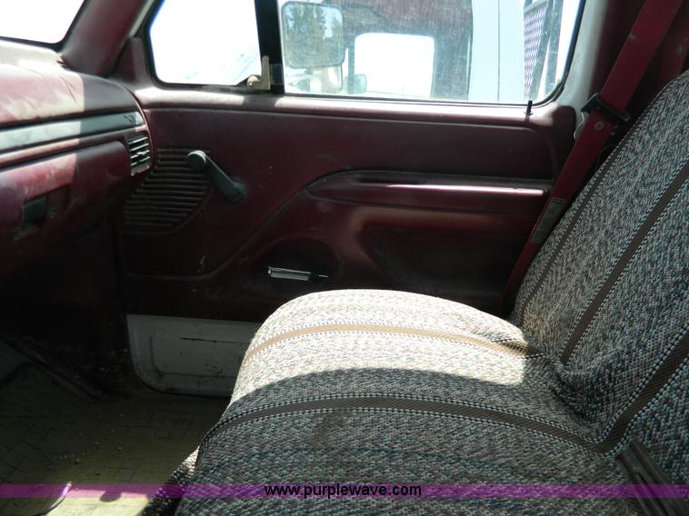 image for item G7846 1995 Ford F150 XL pickup truck