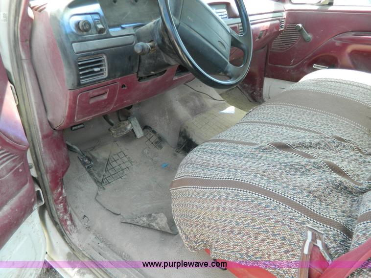 image for item G7846 1995 Ford F150 XL pickup truck