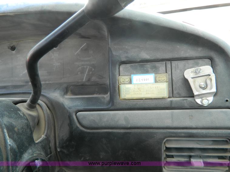 image for item G7846 1995 Ford F150 XL pickup truck