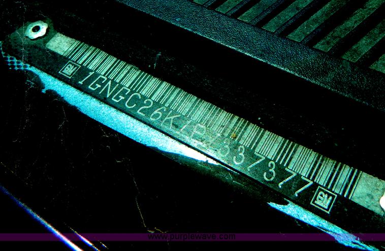 image for item G7847 1993 Chevrolet Suburban 2500 SUV