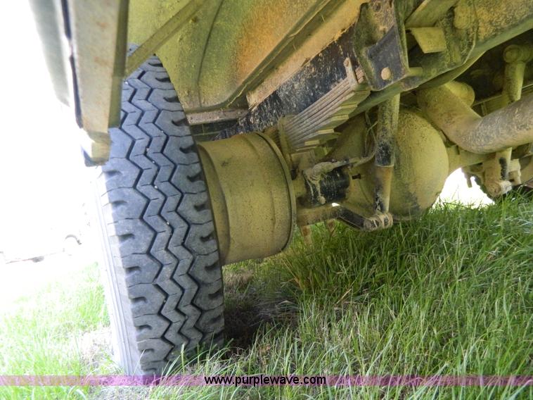 image for item G7848 1996 Ford Blue Bird school bus