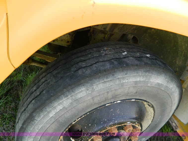 image for item G7848 1996 Ford Blue Bird school bus