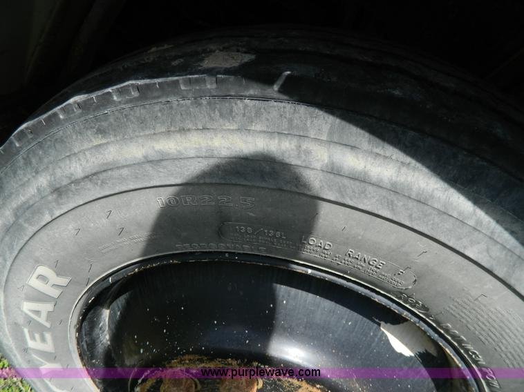 image for item G7848 1996 Ford Blue Bird school bus