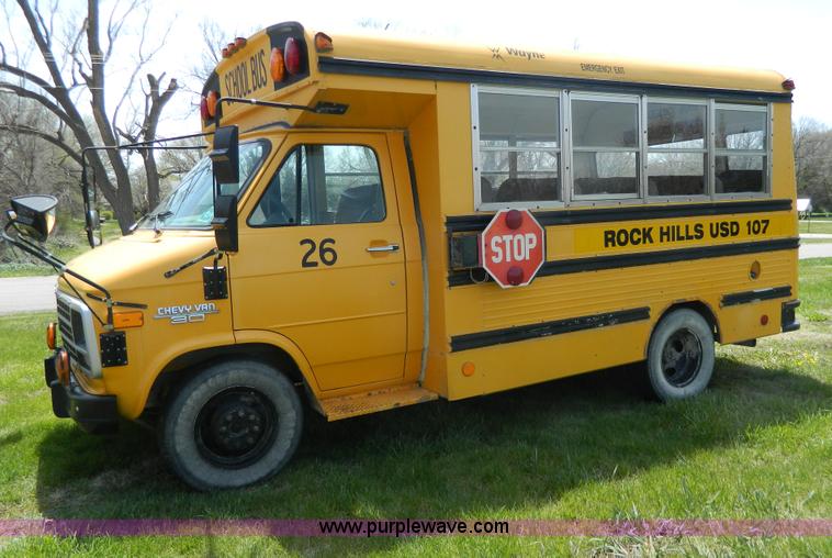 image for item G7849 1994 Chevrolet 10 school bus