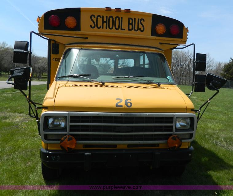 image for item G7849 1994 Chevrolet 10 school bus