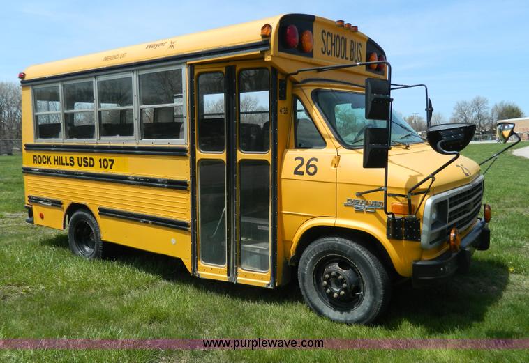 image for item G7849 1994 Chevrolet 10 school bus