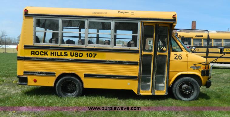image for item G7849 1994 Chevrolet 10 school bus