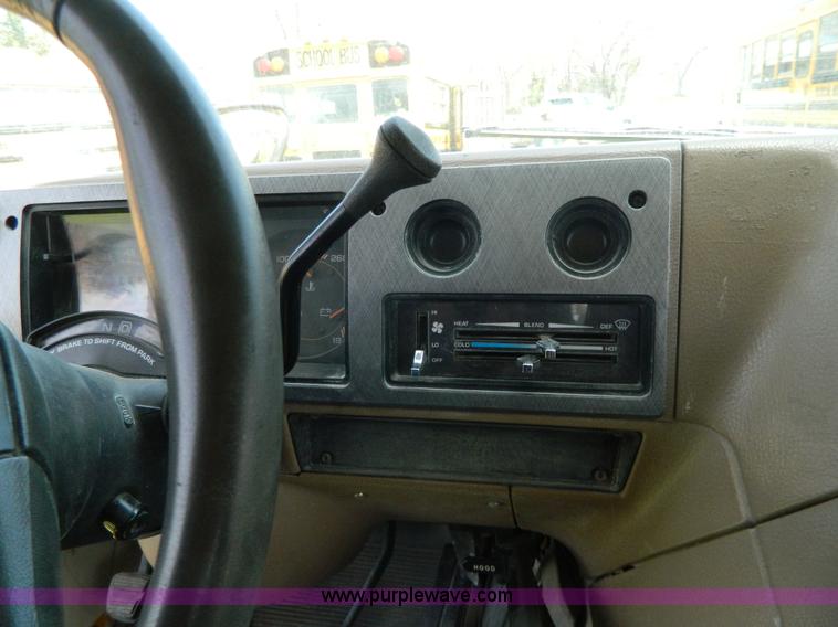 image for item G7849 1994 Chevrolet 10 school bus