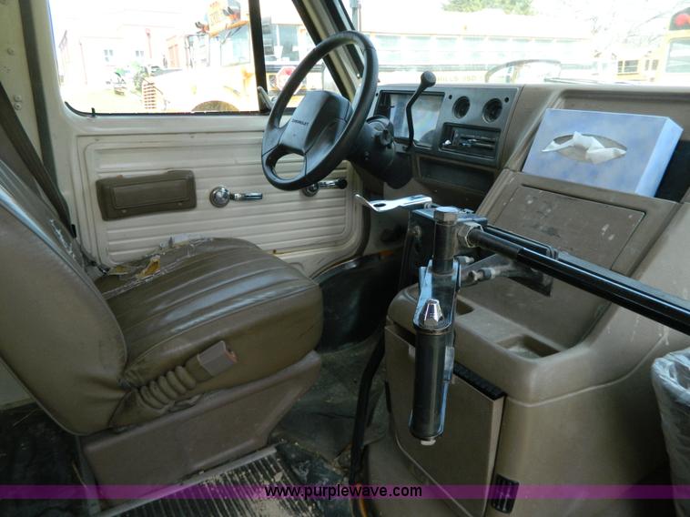 image for item G7849 1994 Chevrolet 10 school bus