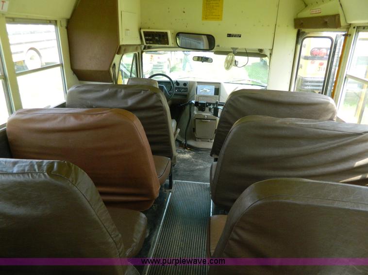 image for item G7849 1994 Chevrolet 10 school bus