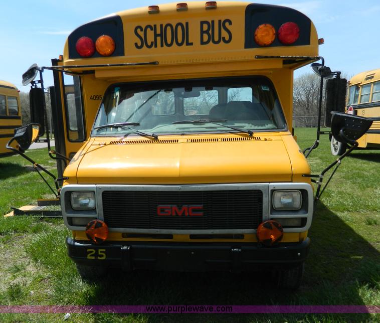 image for item G7850 1994 GMC 3500 school bus