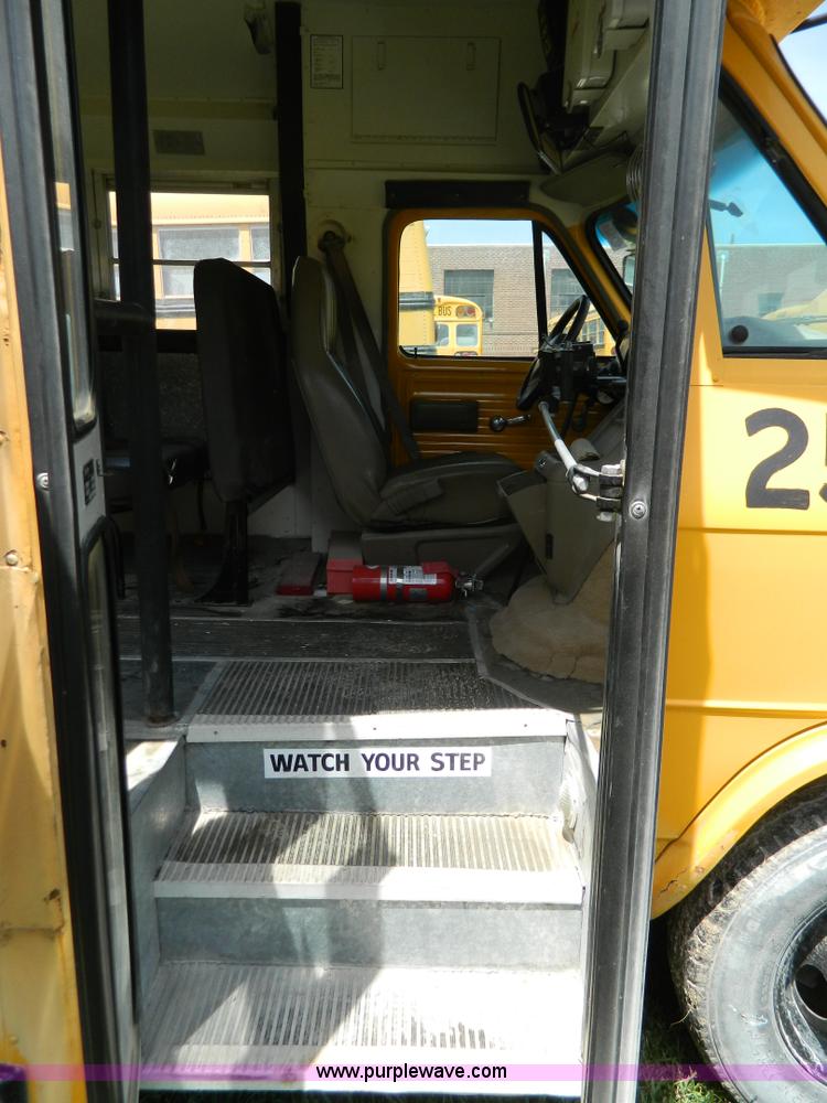 image for item G7850 1994 GMC 3500 school bus