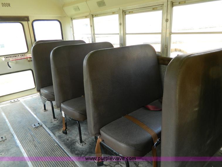 image for item G7850 1994 GMC 3500 school bus