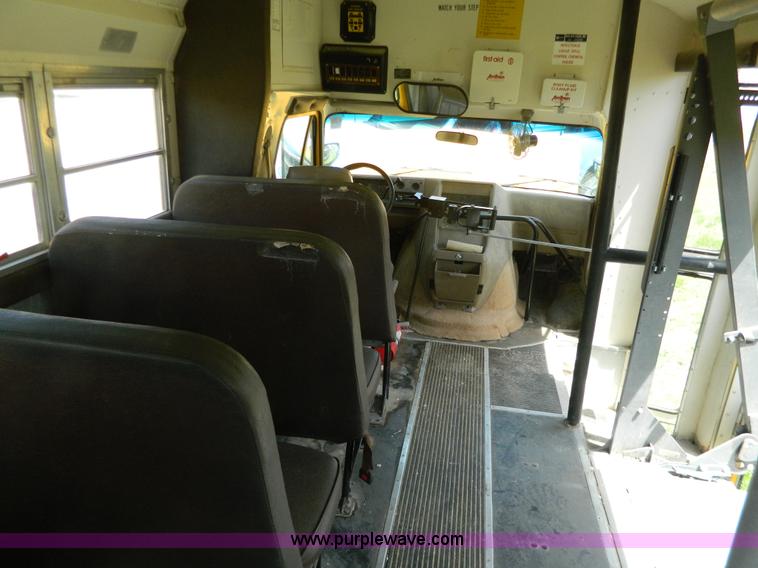 image for item G7850 1994 GMC 3500 school bus