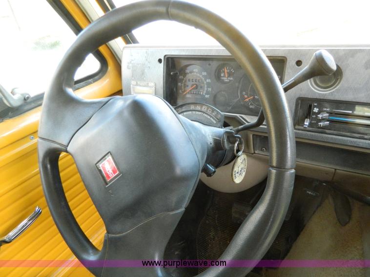 image for item G7850 1994 GMC 3500 school bus
