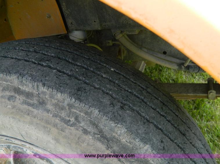 image for item G7851 1992 International school bus